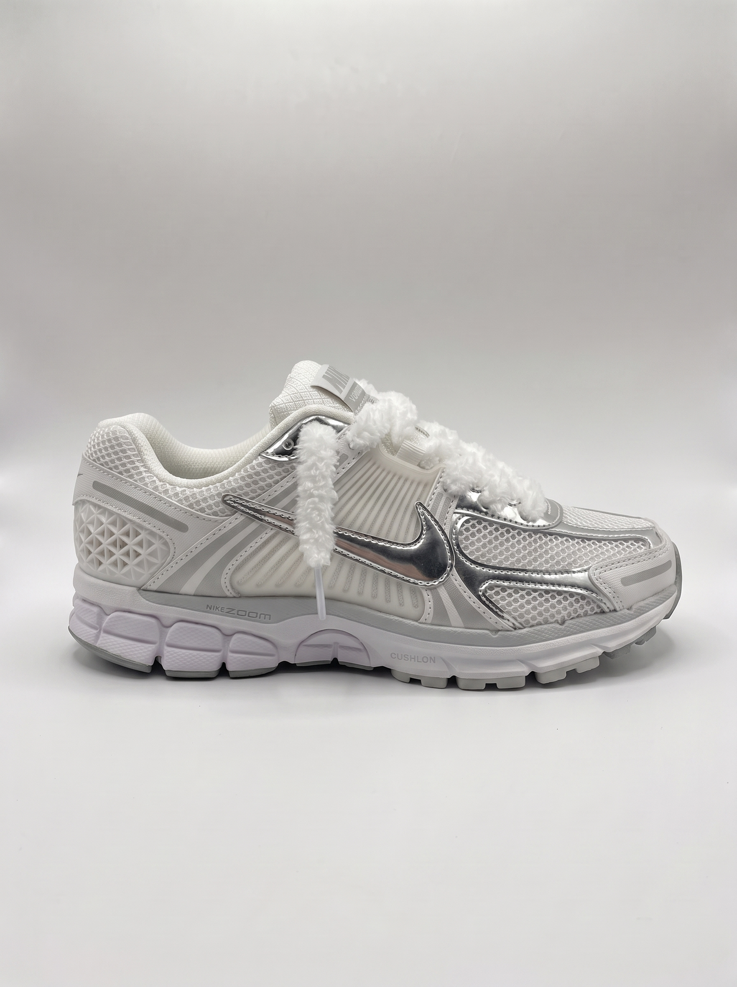 VOMERO 5 | METALLIC WHITE