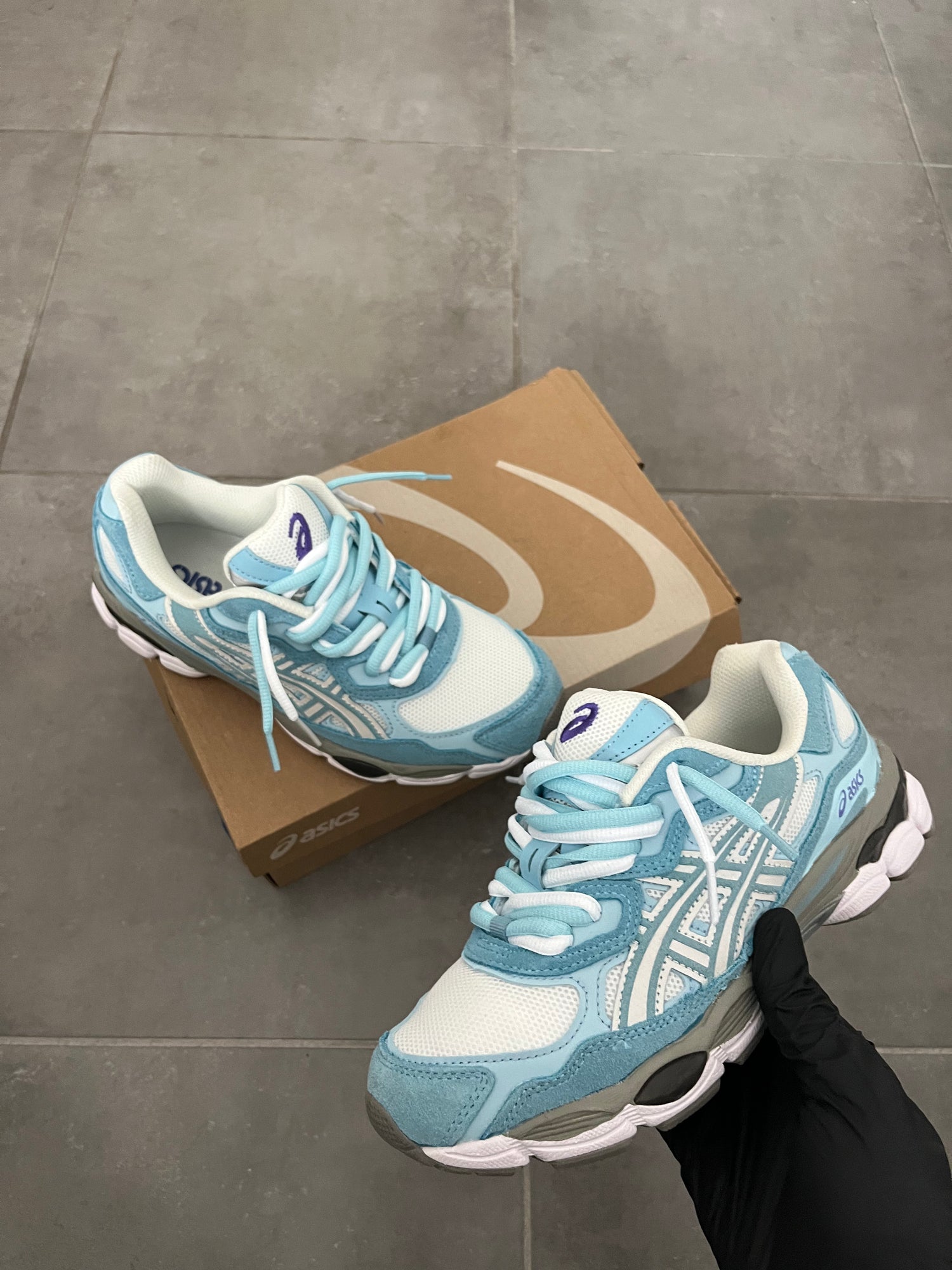 NYC ''BLUE SKY'' DOUBLE LACES