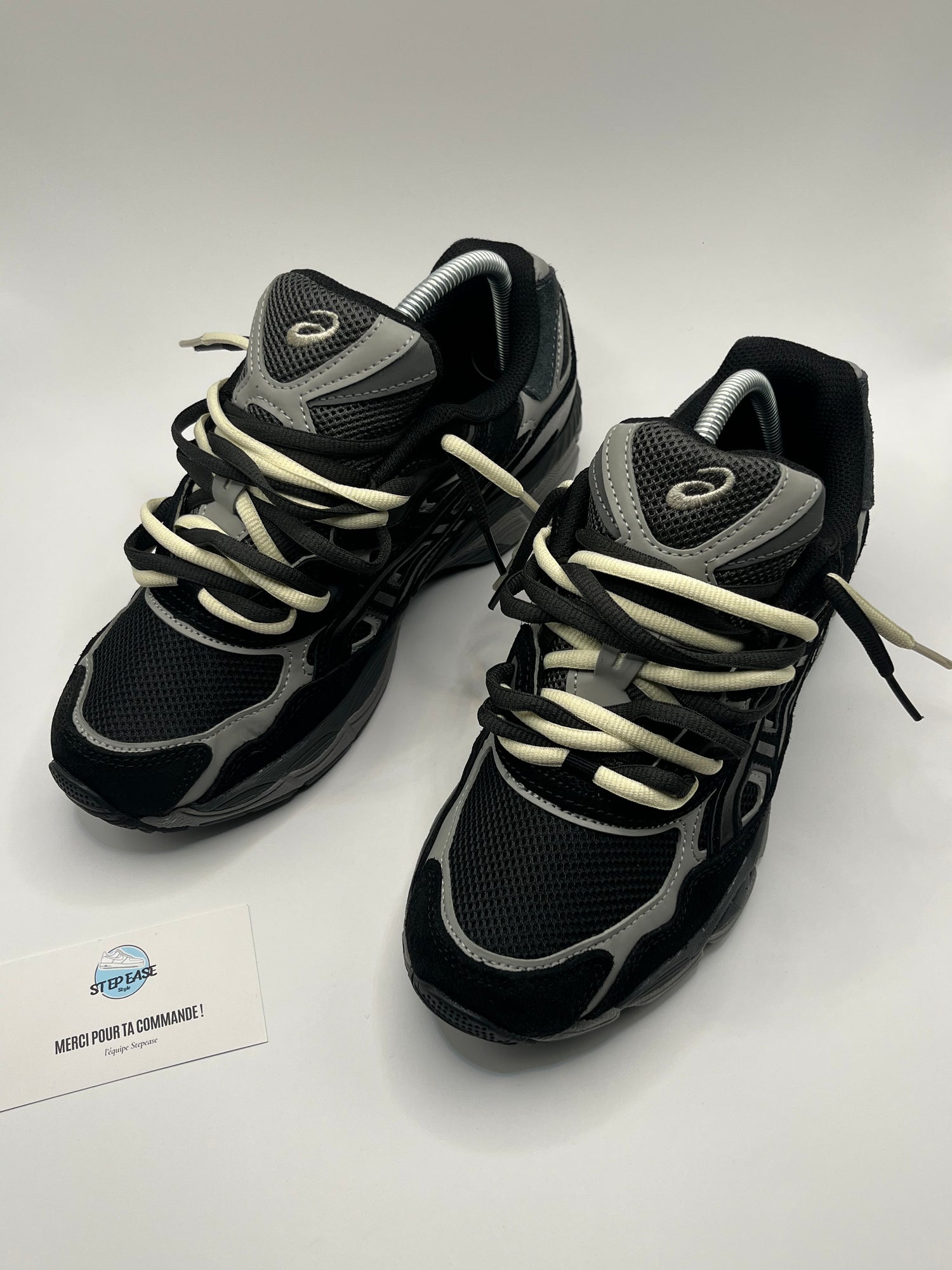 NYC ''BLACK'' DOUBLE LACES