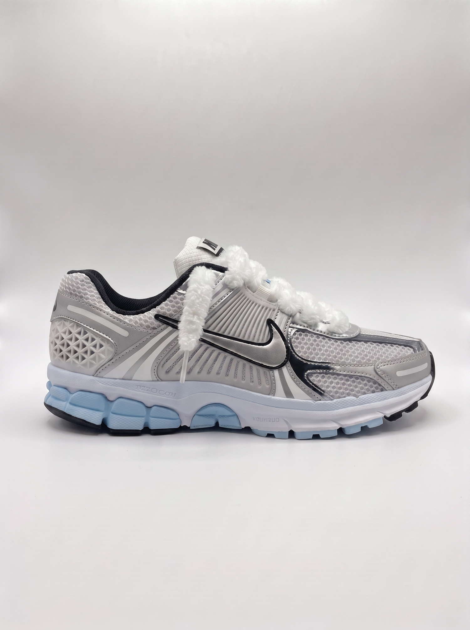 VOMERO 5 | METALLIC BLUE TINT