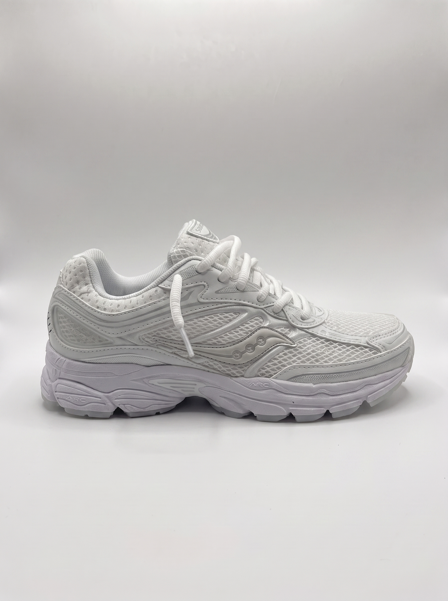 OMNI 9 | WHITE